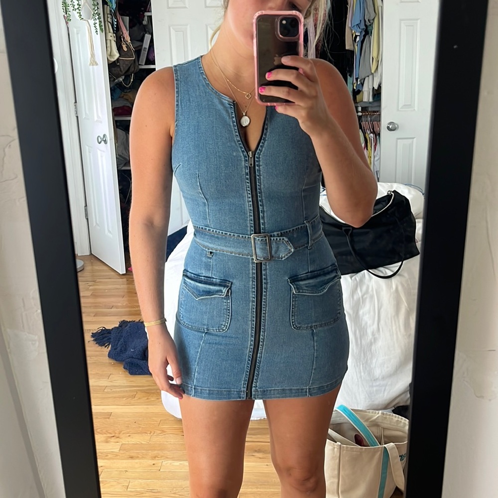 DENIM DRESS WITH BELT